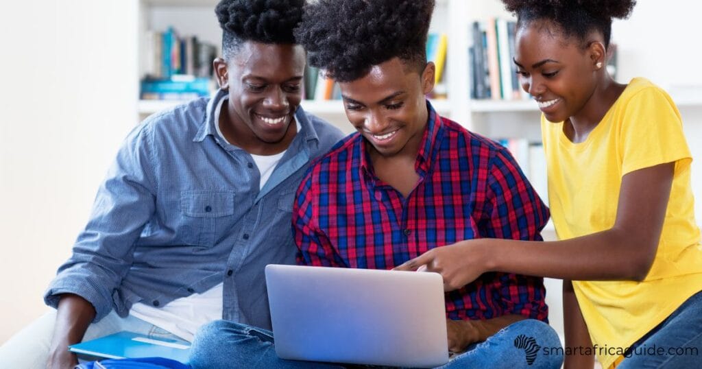 Kenyan students e learning zetech on laptop