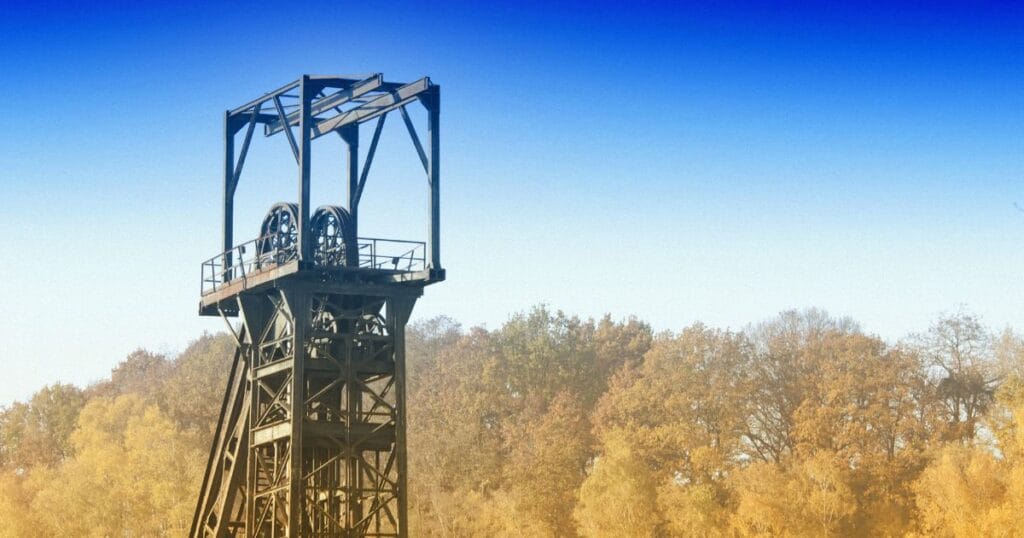 What Is the Function of a Head Frame in Mines