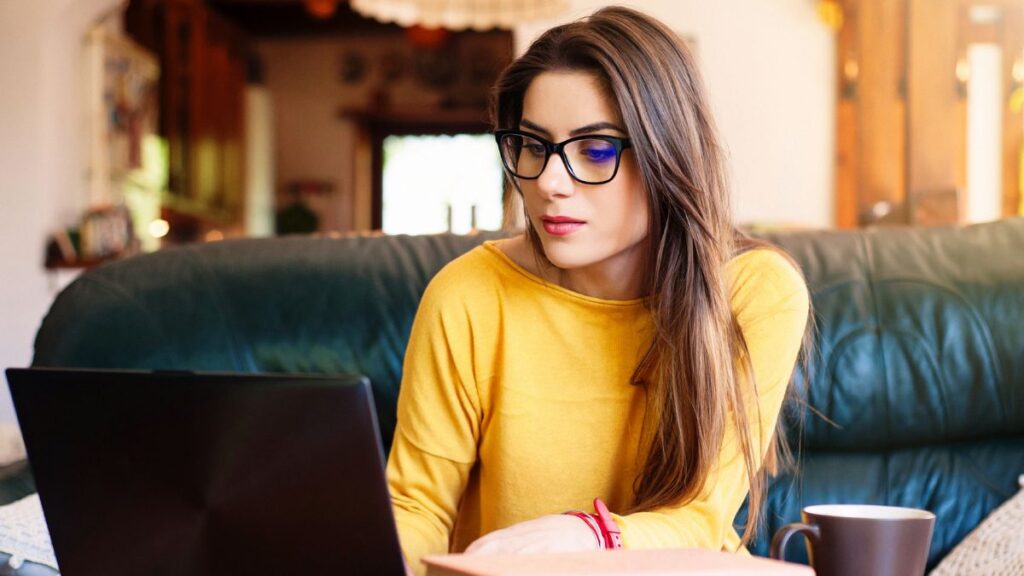 woman creating resume on linkedin